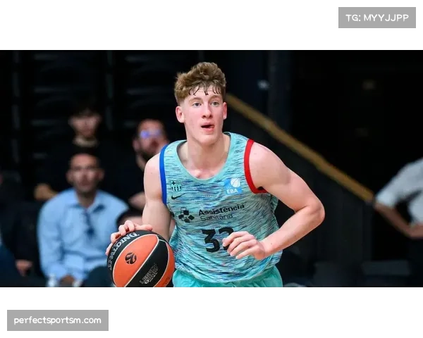 亚库契奥尼斯14分10助攻2盖帽展现组织内线潜力